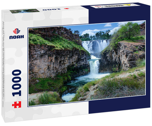 One of the most spectacular waterfalls in Oregon, White River falls, in beautiful sunny day