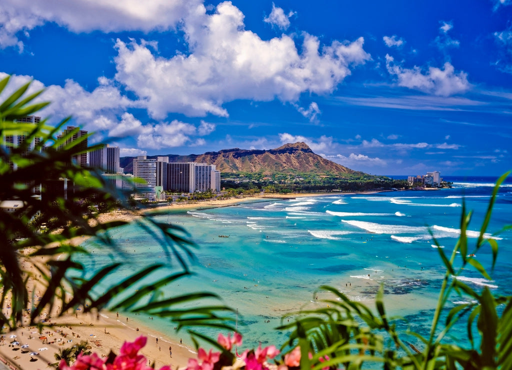 waikiki beach and diamond head in hawaii