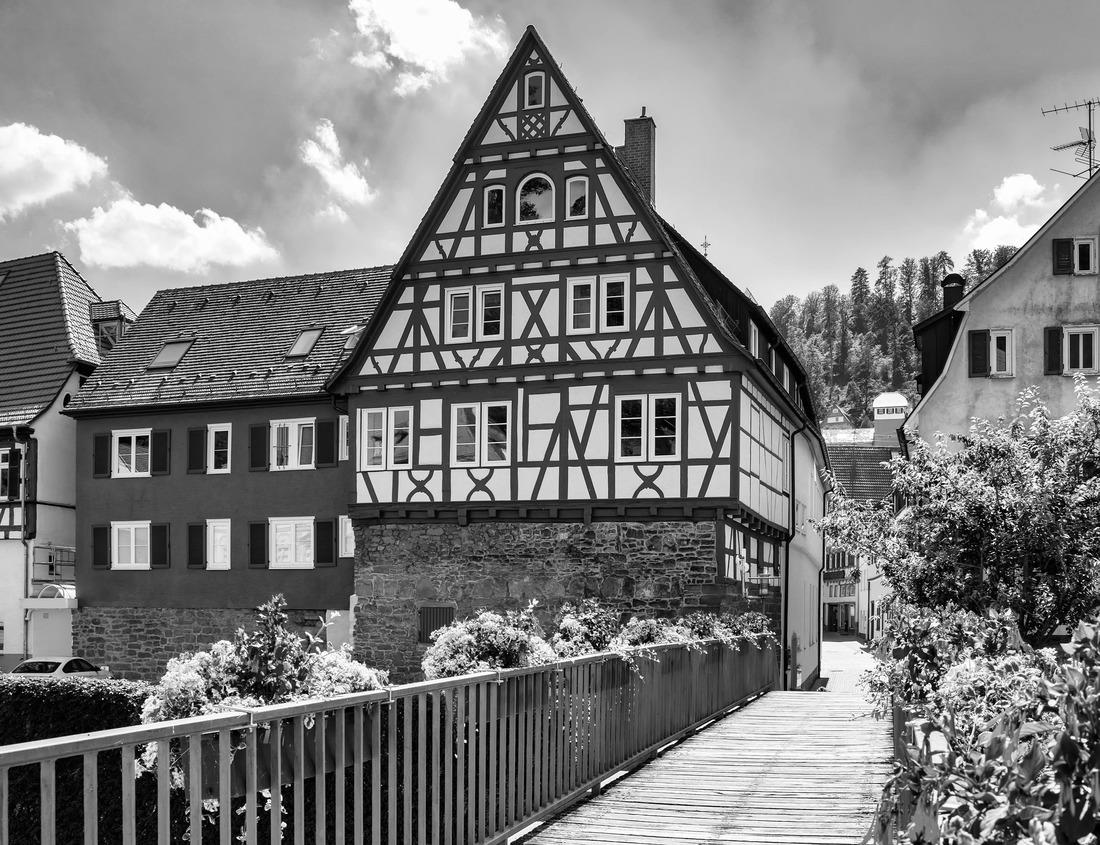 Noah Jigsaw Puzzle International bridge at Sault Ste. Marie, Michigan in black white 1000 pieces