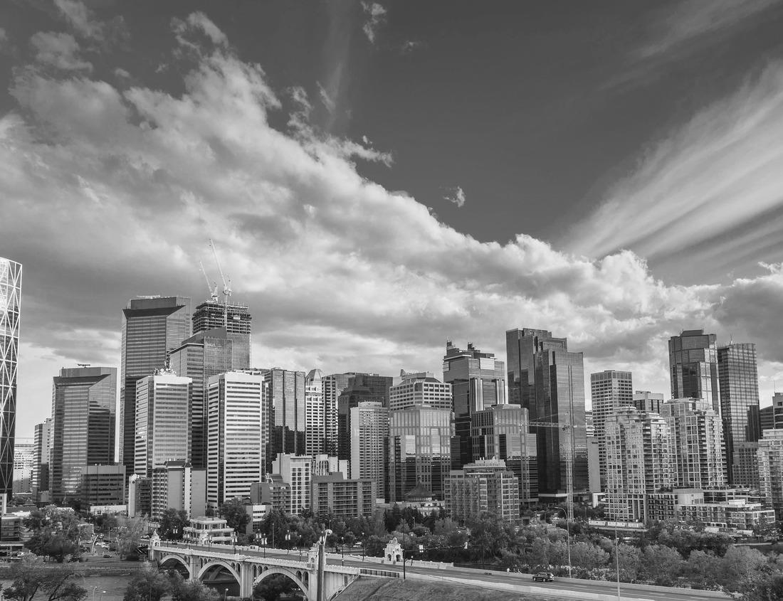 Noah Jigsaw Puzzle Little Moreton Hall, Cheshire, England in black white 1000 pieces