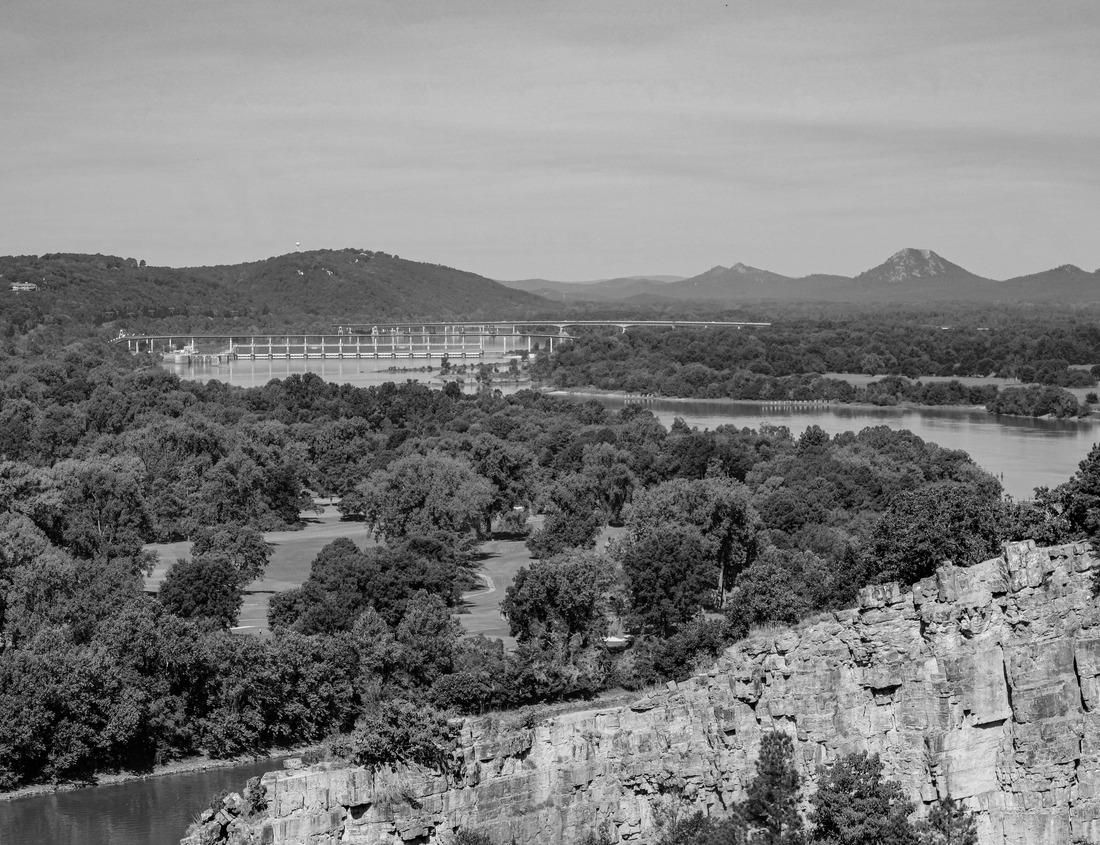 Noah Jigsaw Puzzle Brussels, Belgium Cityscape at the Palais de Justice at dusk in black white 1000 pieces