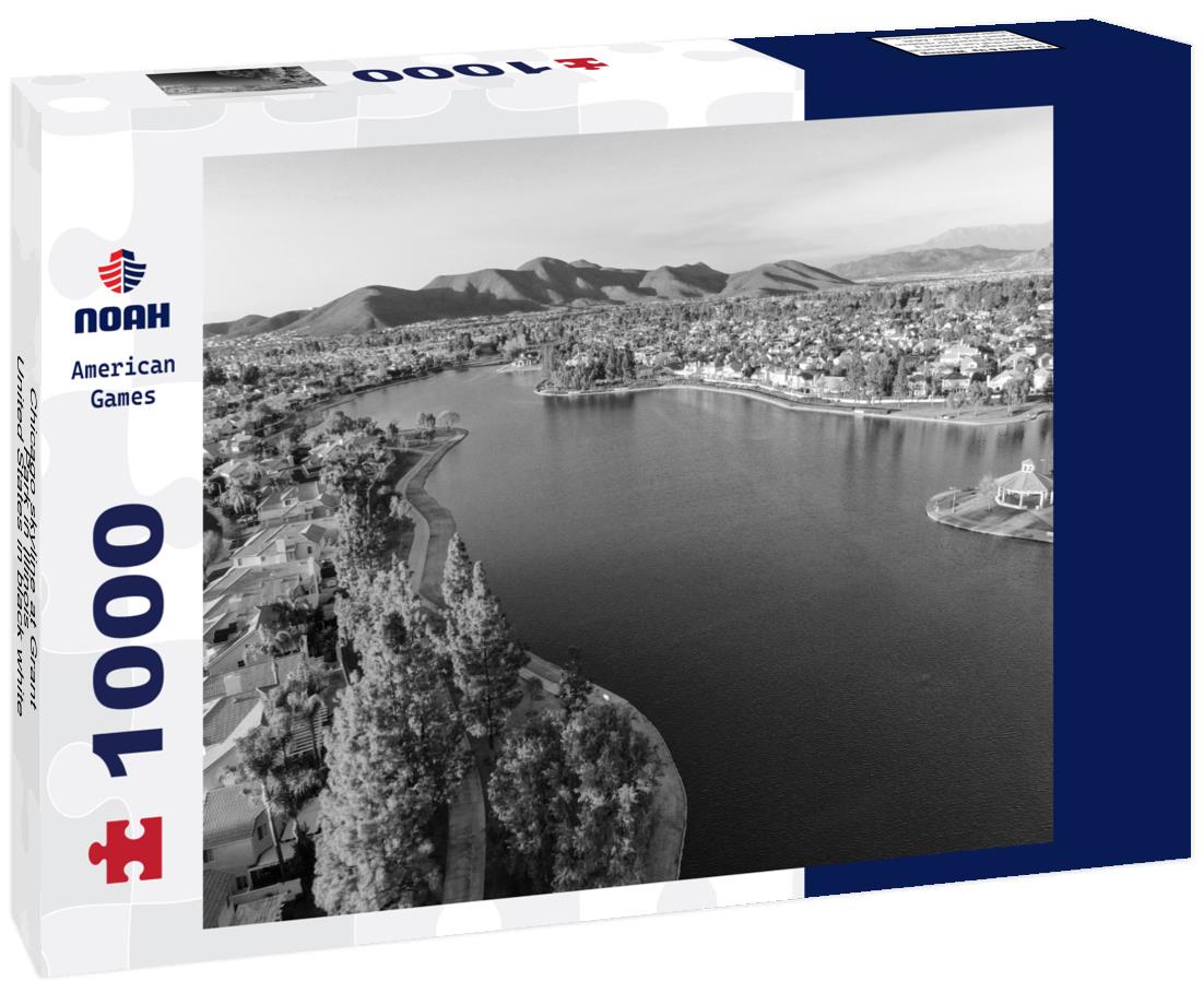 Noah Jigsaw Puzzle Chicago skyline at Grant Park in Illinois - United States in black white 1000 pieces