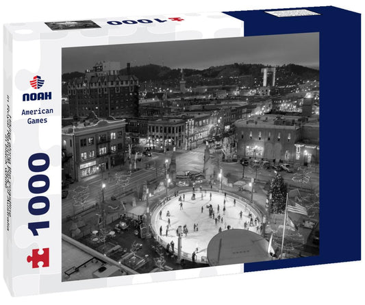 Noah Jigsaw Puzzle Hiking along the coastline in Royal National Park of Australia in black white 1000 pieces