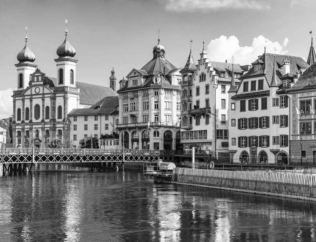 Noah Jigsaw Puzzle Downtown Lansing, Michigan, USA skyline at dusk in black white 1000 pieces