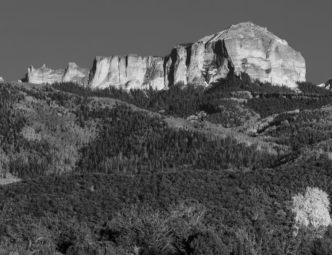 Noah Jigsaw Puzzle First Light at the Bottom of the Grand Canyon in black white 1000 pieces