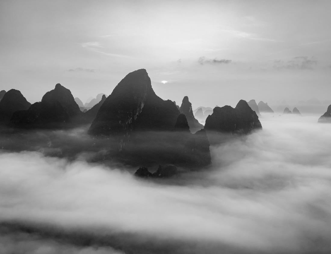 Noah Jigsaw Puzzle Forde Abbey, in Dorset, England in black white 1000 pieces