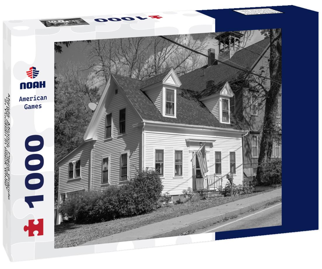 Noah Jigsaw Puzzle Merida, Mexico. Plaza Grande of the Spanish colonial city in Yucatan in black white 1000 pieces