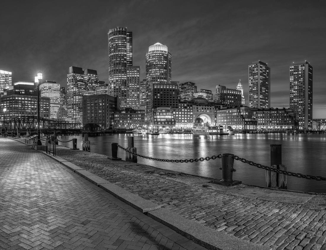 Noah Jigsaw Puzzle Madison, Wisconsin, USA downtown skyline at dusk on Lake Monona in black white 1000 pieces