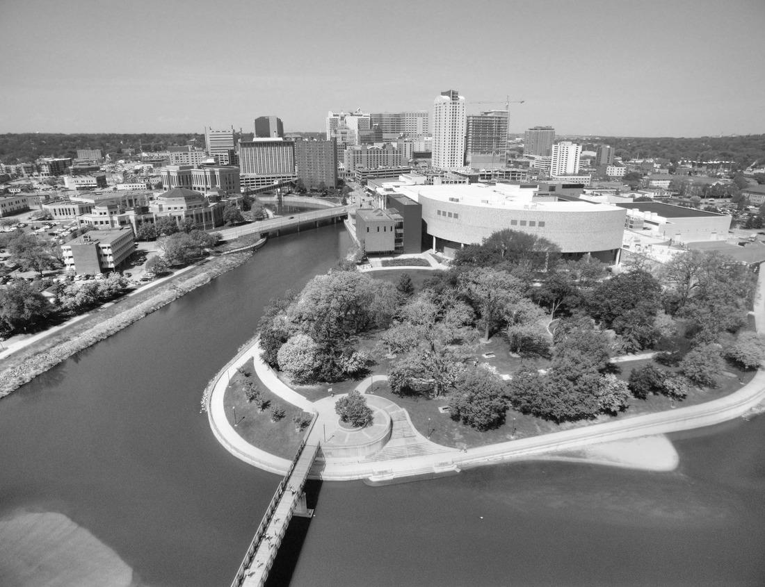 Noah Jigsaw Puzzle Cancun Beach with resorts near the blue ocean in black white 1000 pieces