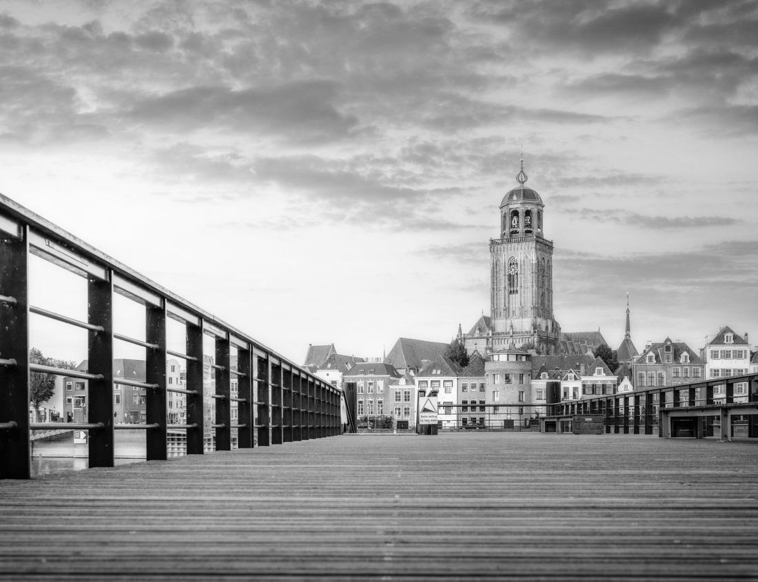 Noah Jigsaw Puzzle Epupa falls, Kaokoveld, Namibia, in warm evening light, slow shutter speed blurring the water in black white 1000 pieces