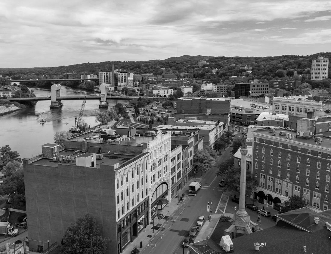 Noah Jigsaw Puzzle Fall In The Chinook Pass Area of Rainier National Park in black white 1000 pieces