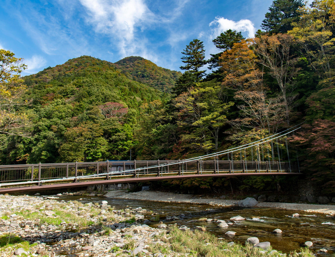Noah Jigsaw Puzzle Japanese hot spring area Shiobara Onsen, Tochigi Prefecture Red suspension bridge 1000 pieces