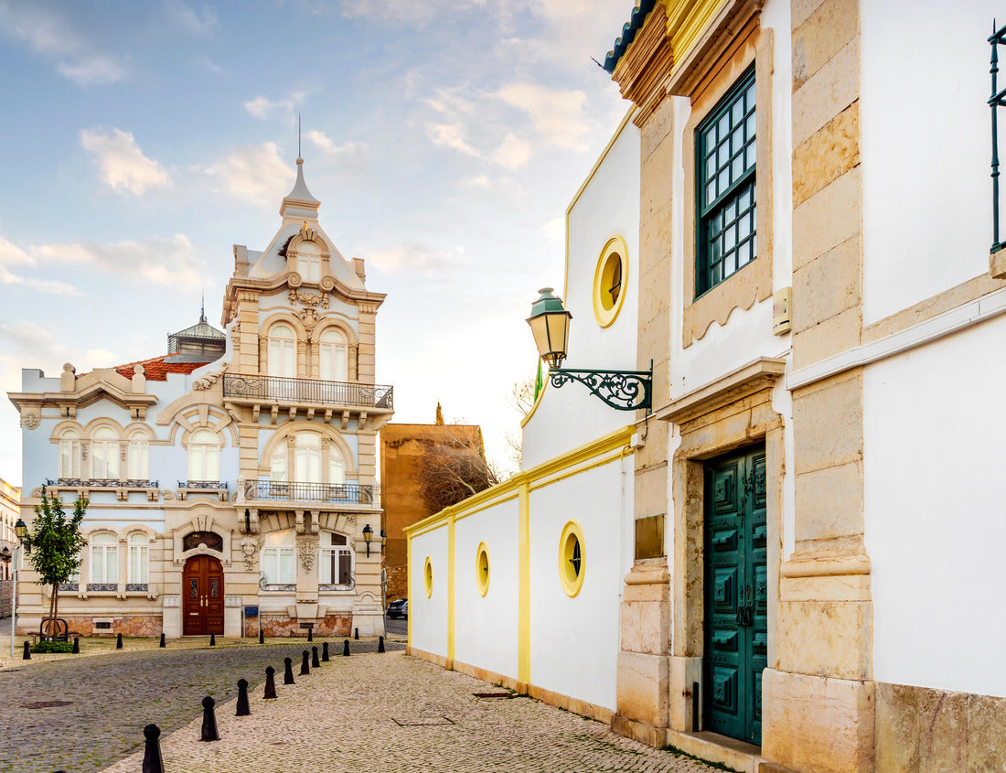 Noah Jigsaw Puzzle Beautiful Belmarco Mansion in the city center of Faro, Algarve, Portugal 1000 pieces