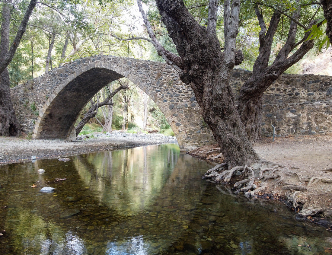 Noah Jigsaw Puzzle Medieval venetian stone arch bridge located in green Troodos mountains, Cyprus 1000 pieces