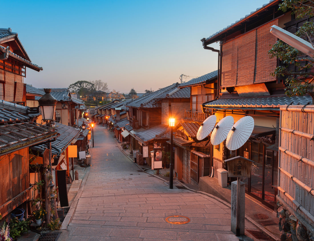 Noah Jigsaw Puzzle Kyoto, Japan old town streets at twilight in Highashiyama district 1000 pieces