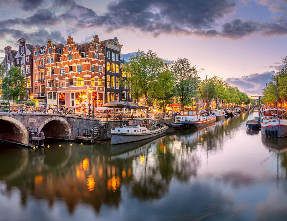 Noah Jigsaw Puzzle Amsterdam. Panoramic view of the city center of Amsterdam. Traditional houses and bridges of Amsterdam 1000 pieces