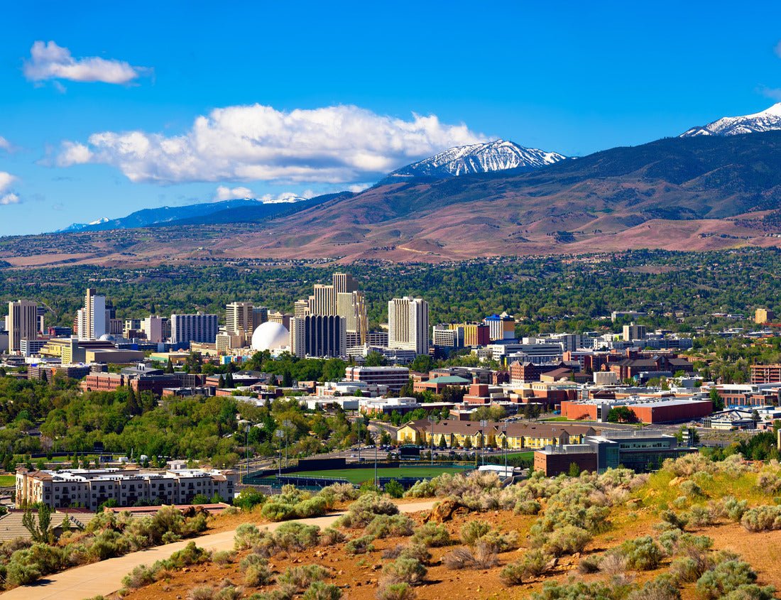 Noah Jigsaw Puzzle Downtown Reno skyline, Nevada, with hotels, casinos and the surrounding High Eastern Sierra foothills 1000 pieces