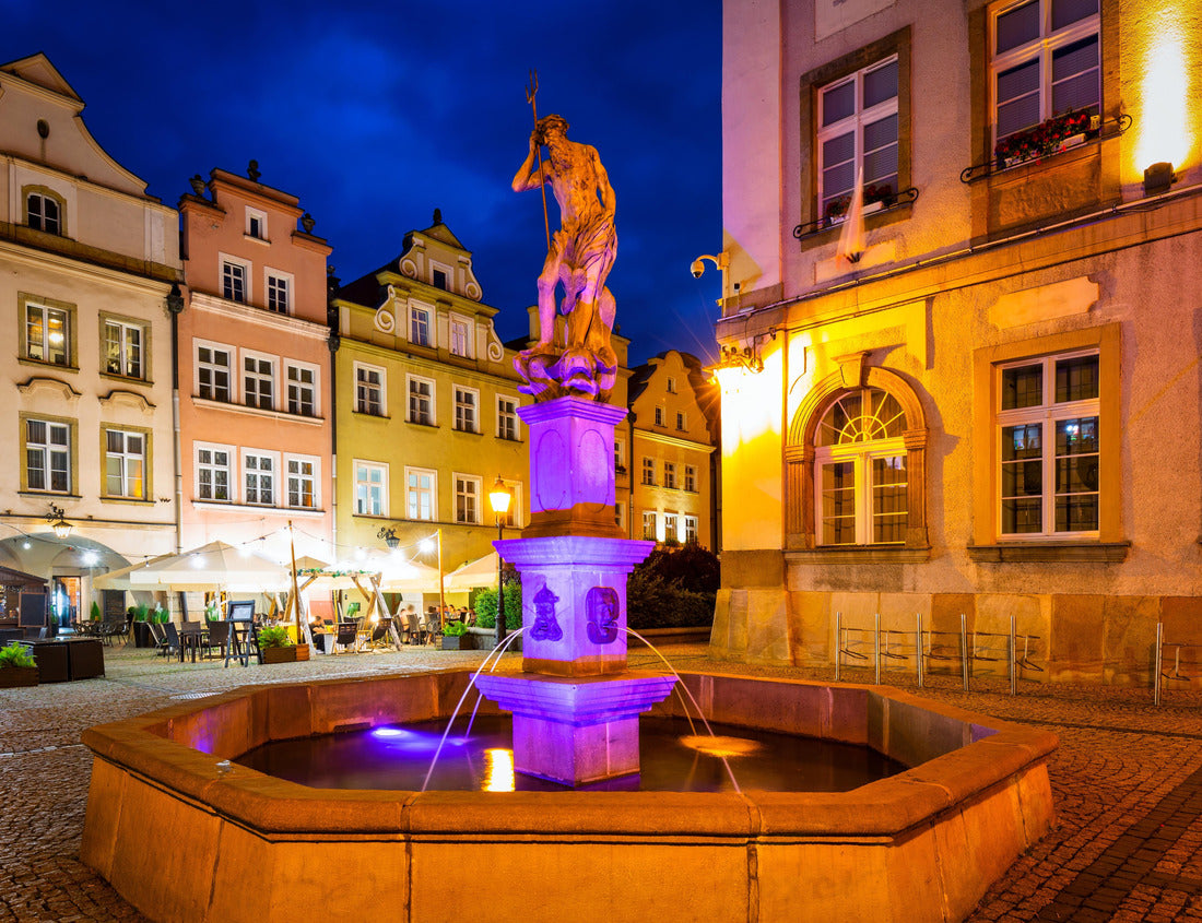 Noah Jigsaw Puzzle Fountain of Neptune in the old town of Jelenia Gora in the evening, Poland 1000 pieces
