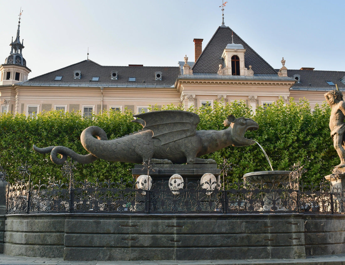 Noah Jigsaw Puzzle In Klagenfurt am Wörthersee, the dragon fountain (Lindwurmbrunnen) is one of the city's characteristic symbols, partly because the dragon is the coat of arms of the residence, Austria 1000 pieces