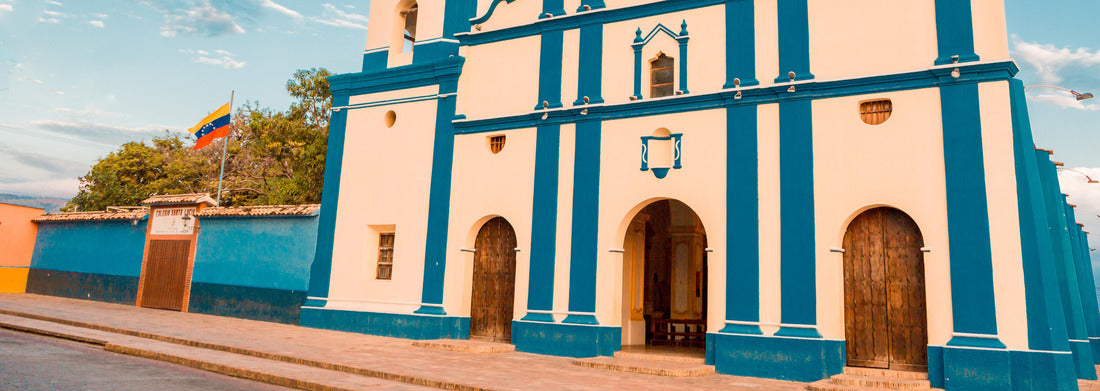 Noah Jigsaw Puzzle La Chinita, Maracaibo, Venezuela Panorama 1000 Pieces