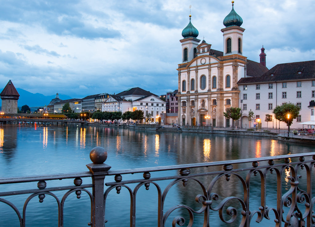 Lucerne Swiss city on one hundred Swiss lakes