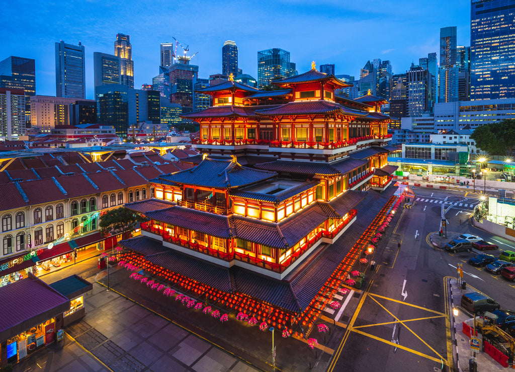 Buddha tooth temple in Chinatown, singapore