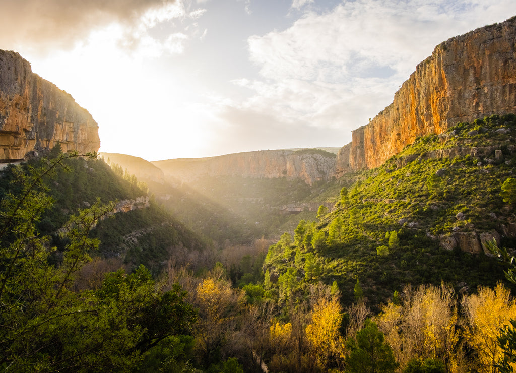 Sunny valley of Chulilla, setting sun over the valley of river Turia, Valencia, Spain