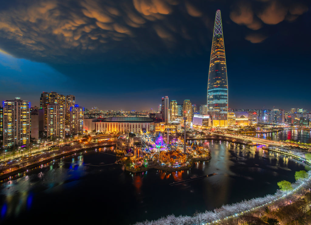 Night city scape of Seoul city