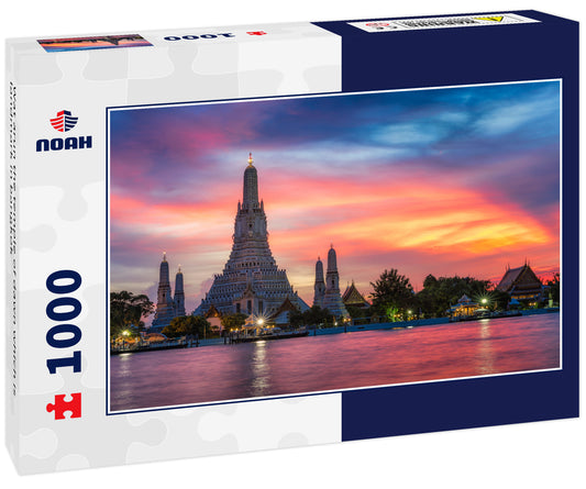 Wat arun the temple of dawn which is landmark in bangkok
