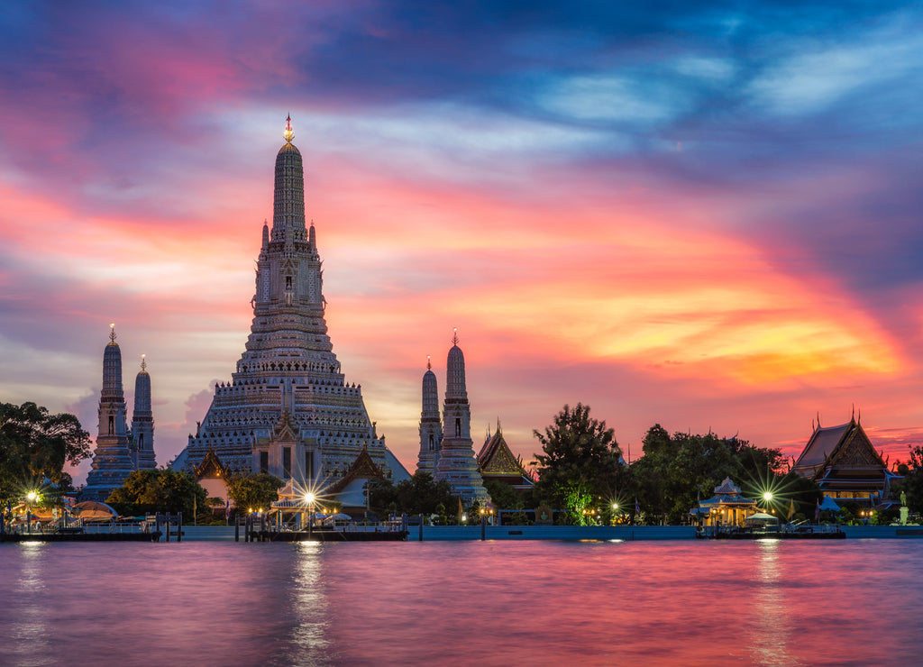 Wat arun the temple of dawn which is landmark in bangkok