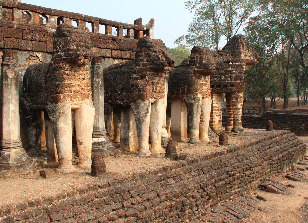 ruined buddhist temple (Wat Chang Lom) - Si Satchanalai-Chalieng