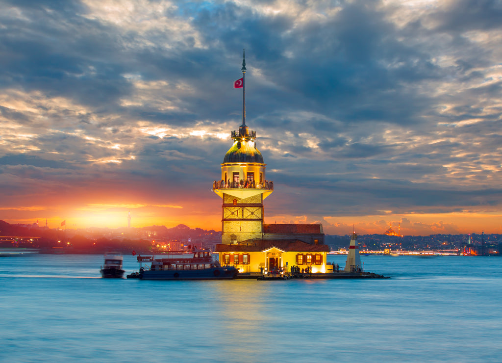Istanbul Maiden Tower (kiz kulesi)