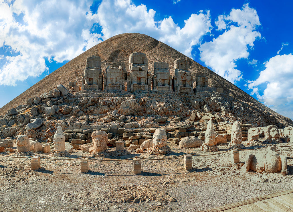 Ancient statues on top of the Nemrut Mountain in Adiyaman, Turkey. The UNESCO World Heritage Site. King Antiochus of Commagene tomb