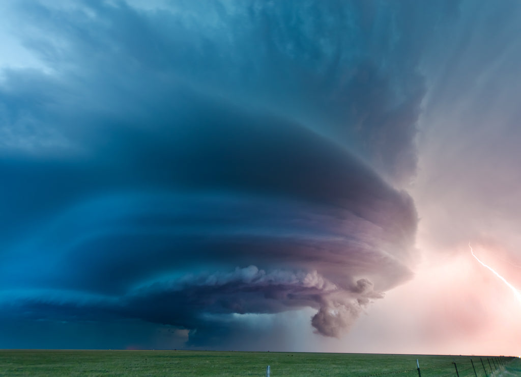 Texas supercell and lightning