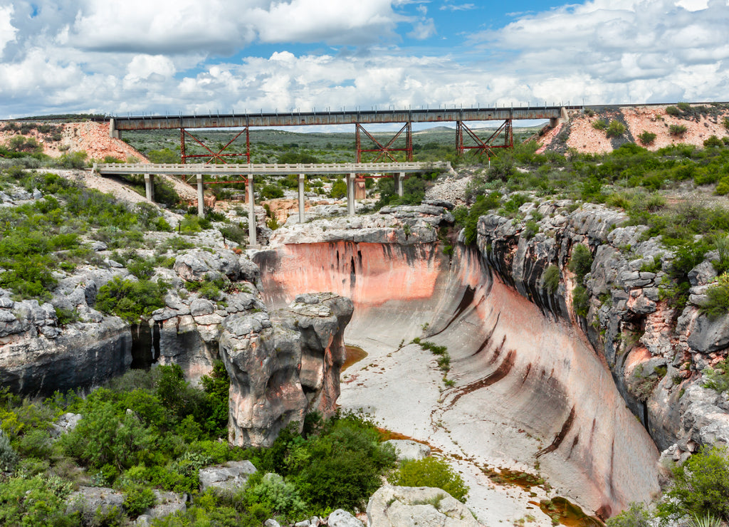 High way and railroad bridges at seminole canyon, Texas