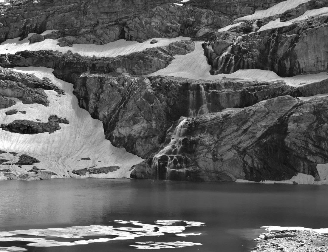 Noah Jigsaw Puzzle Landscape view of Gates of the Arctic National Park (Alaska), the least visited national park in the United States in black white 1000 pieces