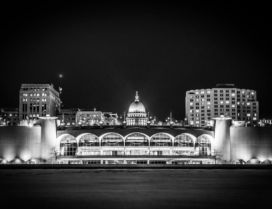 Noah Jigsaw Puzzle Castle ruin Ronde Mols Bjerge Knebel Denmark in black white 1000 pieces