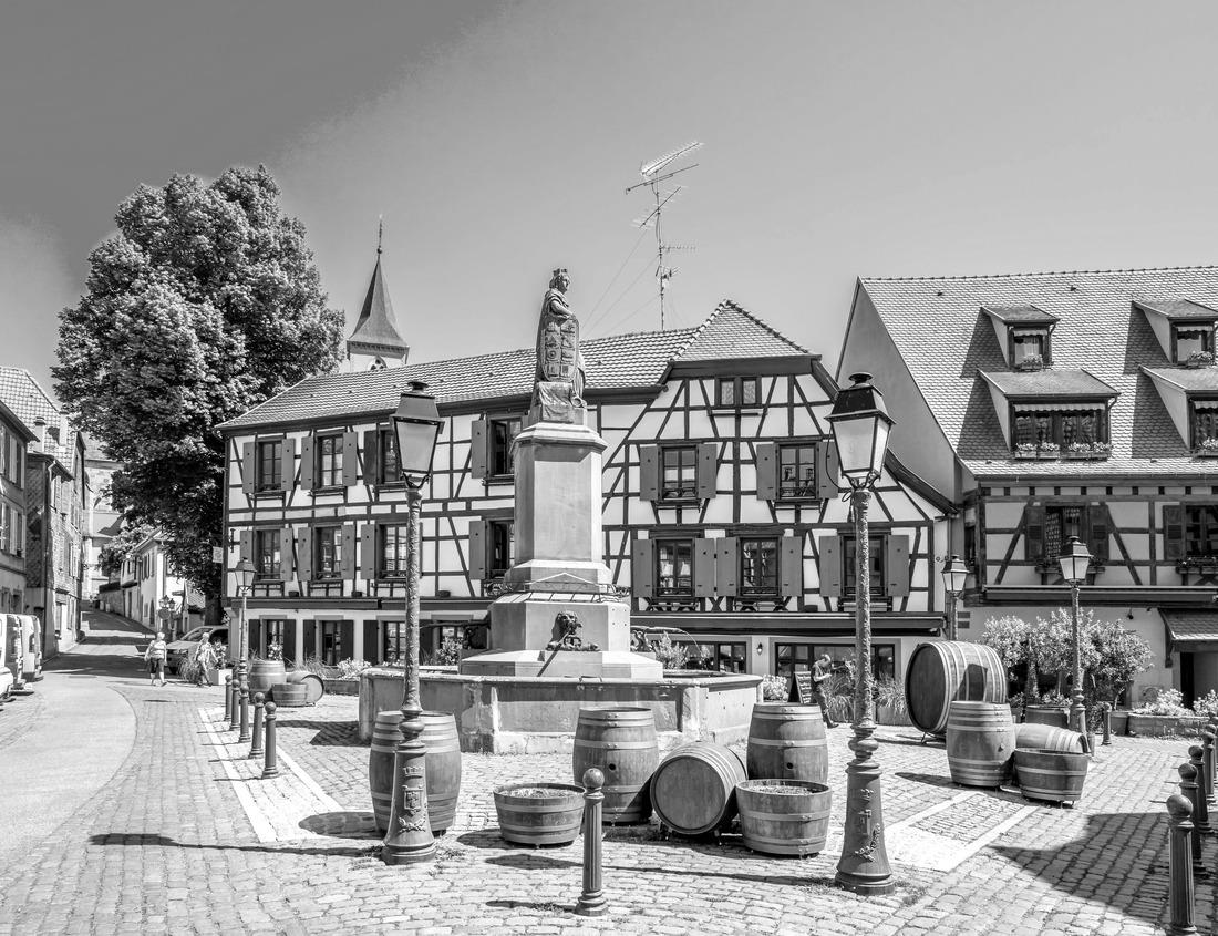 Noah Jigsaw Puzzle Early morning sunlight on the boatyard, marina and dock at Kootenay Lake in Kaslo Bay, in the rural little village of Kaslo, British Columbia, Canada in black white 1000 pieces