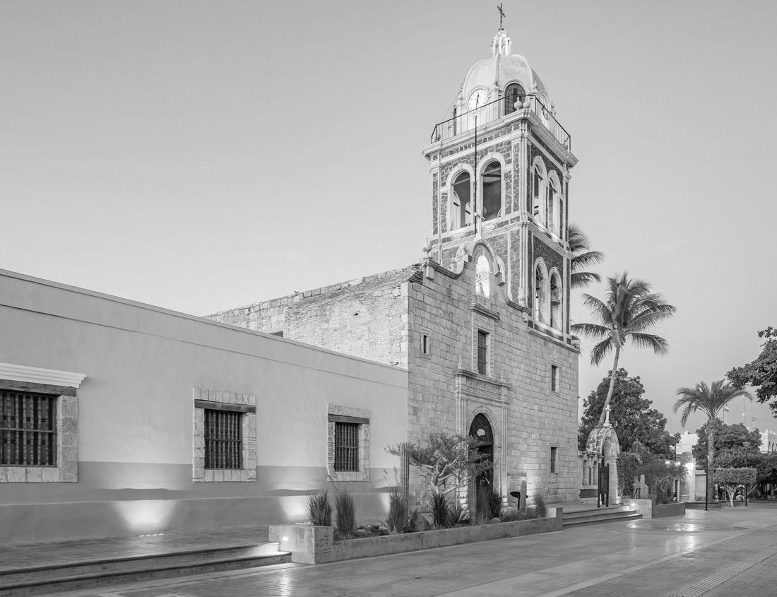 Noah Jigsaw Puzzle Aerial view of the sunset at Grinter Farms, a sunflower field in Kansas in black white 1000 pieces