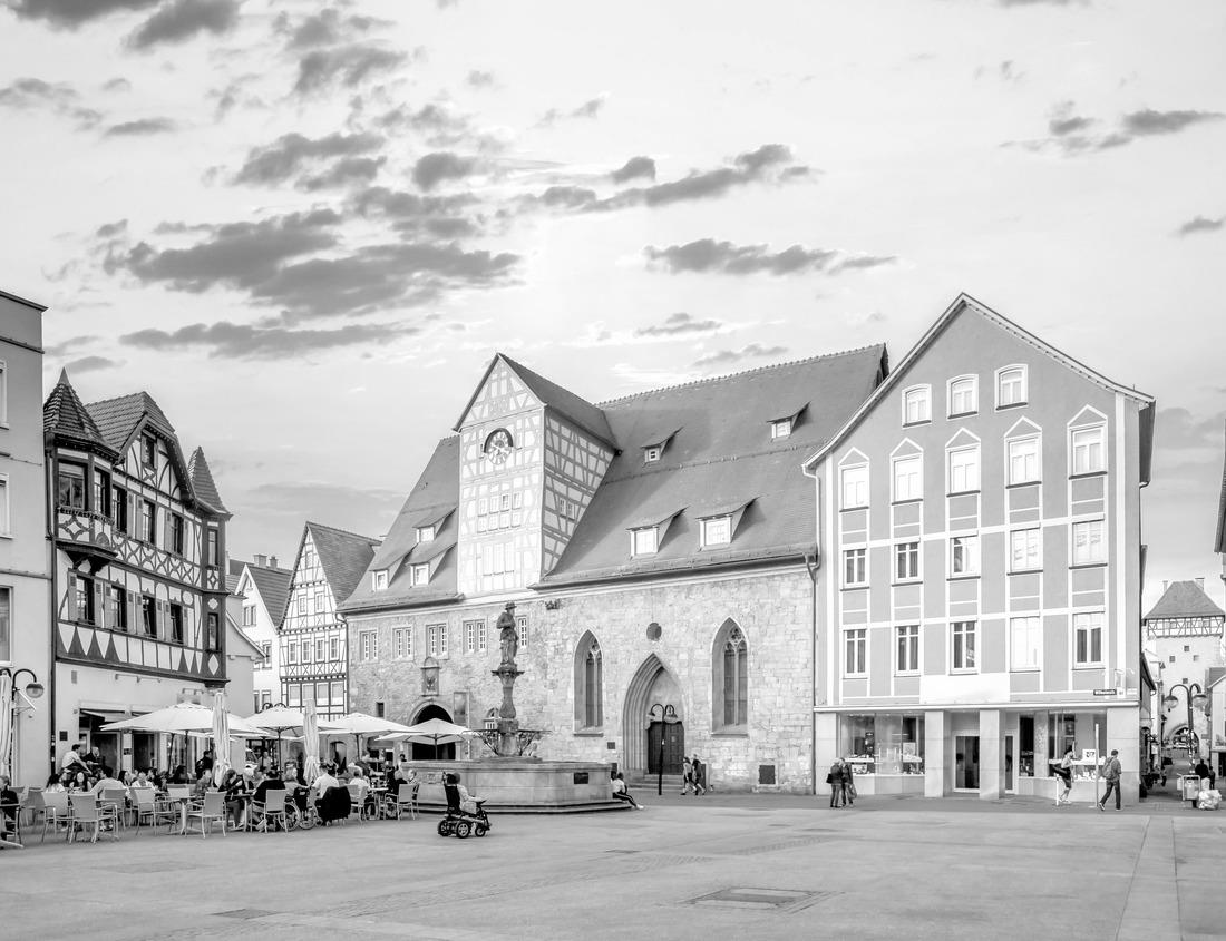 Noah Jigsaw Puzzle Canadian Rocky landscape. Autumn season skyscrapers sunny sky. Lake Louise, Banff National Park, Alberta, Canada in black white 1000 pieces