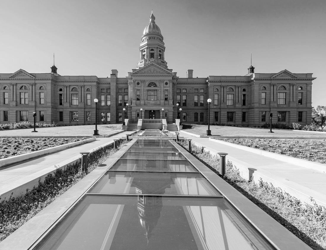 Noah Jigsaw Puzzle Afternoon view of the historic downtown skyline of Modesto, California, USA in black white 1000 pieces