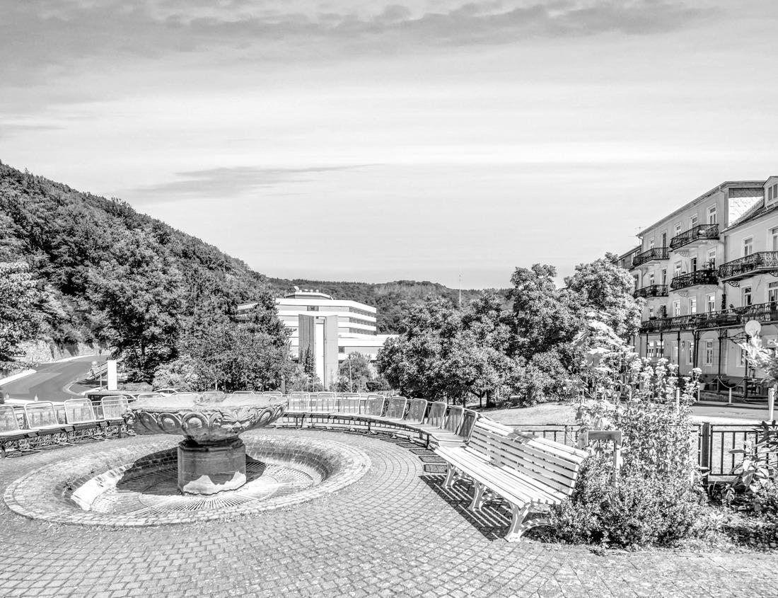 Noah Jigsaw Puzzle Castel San Pietro Terme, in the province of Bologna, Emilia-Romagna, Italy: main square of the historic town with historic church in black white 1000 pieces