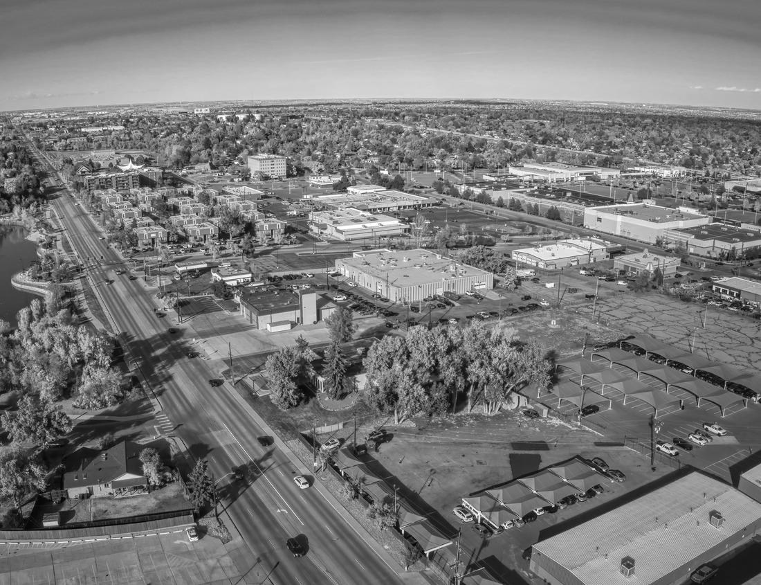 Noah Jigsaw Puzzle Historic Gold Rush-era architecture downtown Truckee, California, USA in black white 1000 pieces