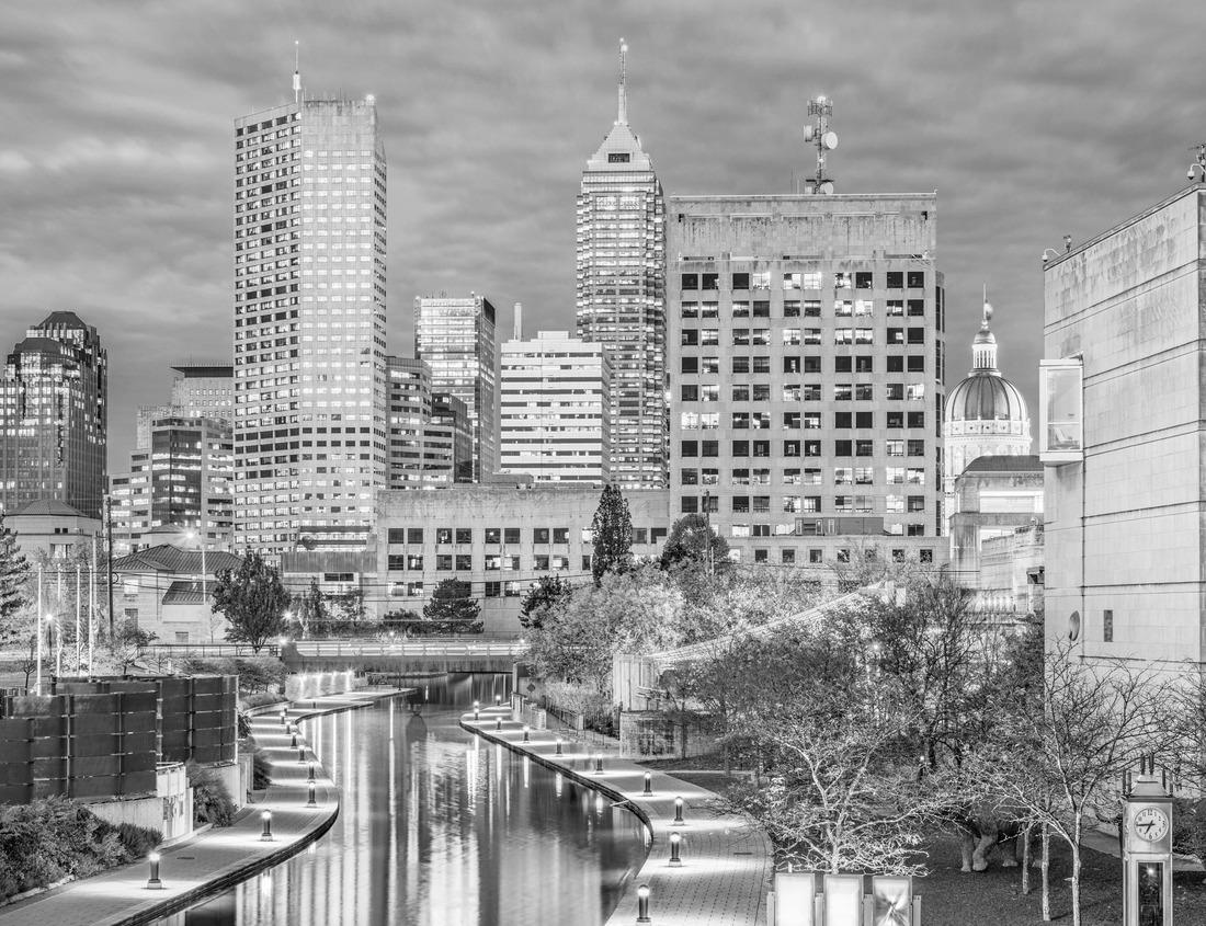 Noah Jigsaw Puzzle Arezzo Cathedral and Medici Monument, Italy in black white 1000 pieces