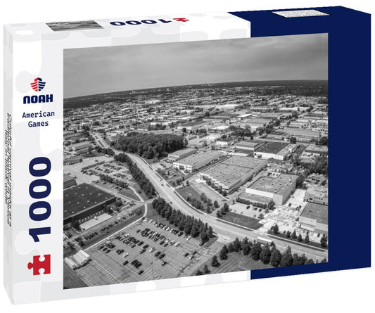 Noah Jigsaw Puzzle Colorful carnival masks at a traditional festival in Venice, Italy in black white 1000 pieces