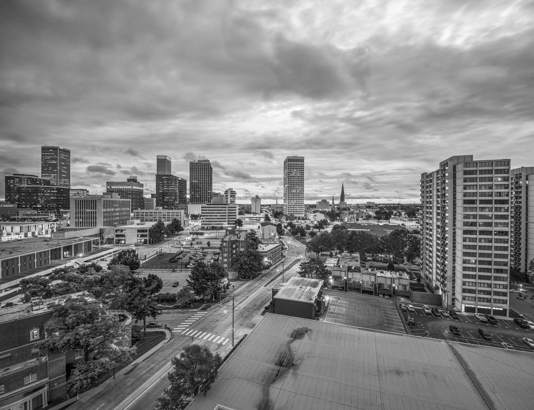 Noah Jigsaw Puzzle Milan, Italy. Bridge over the Naviglio Grande canal at sunrise, Milan, Lombardy in black white 1000 pieces