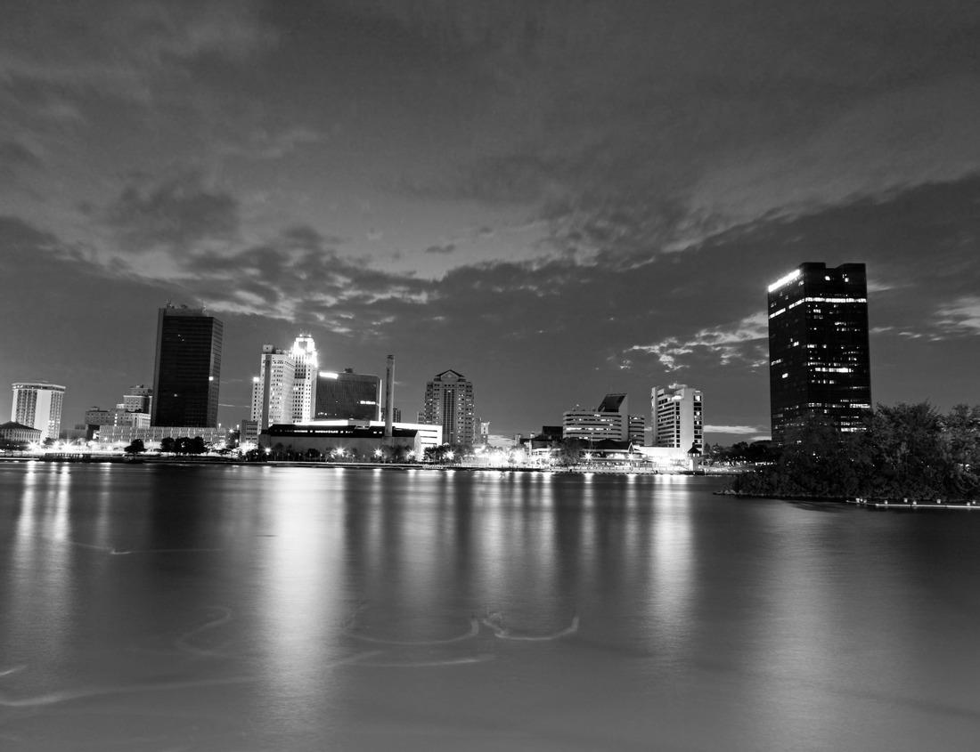 Noah Jigsaw Puzzle Elizabeth New Jersey in black white 1000 pieces