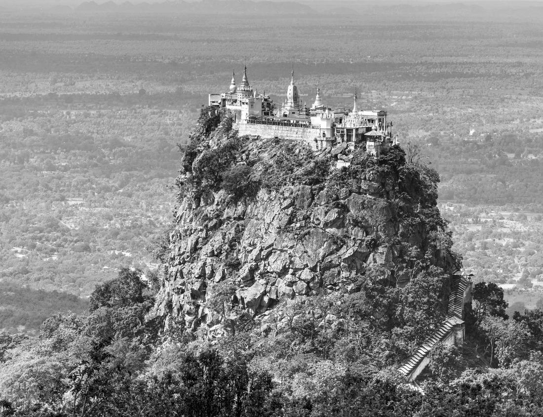 Noah Jigsaw Puzzle Arabic Ceramics, Made in Tunisia in black white 1000 pieces