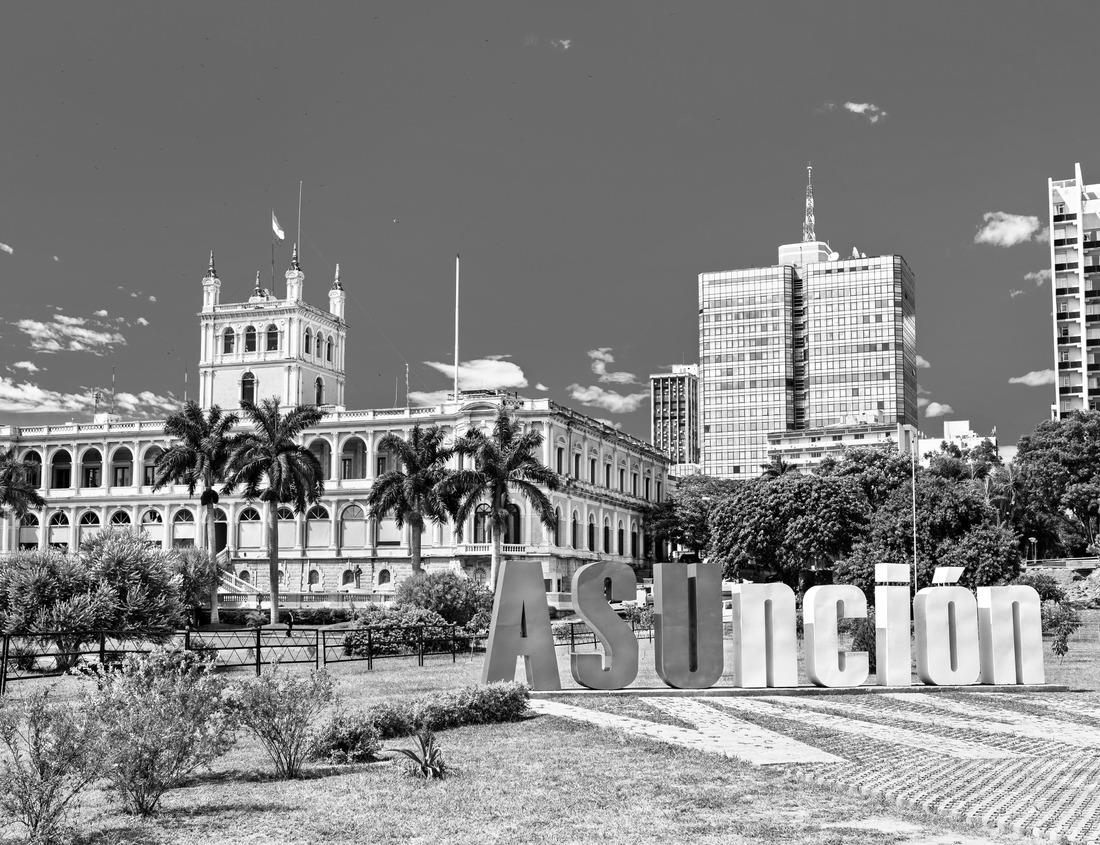 Noah Jigsaw Puzzle A beautiful landscape in Murchison Falls National Park, Uganda in black white 1000 pieces