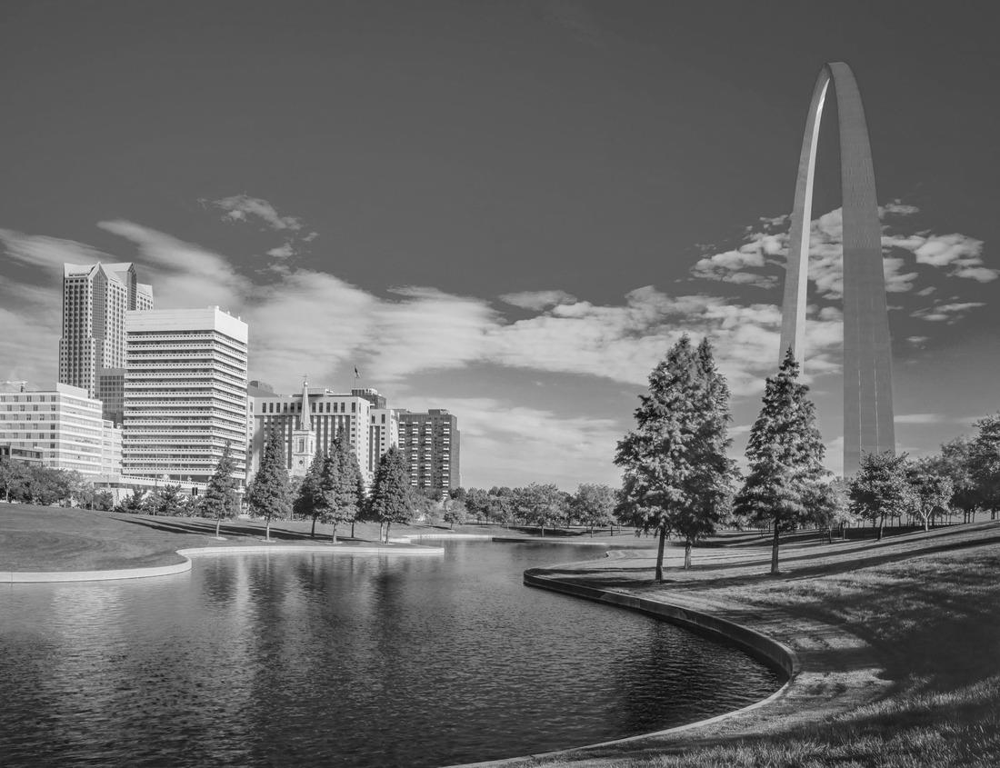 Noah Jigsaw Puzzle Iqaluit, Nunavut Canada Boats during a beautiful winter day in black white 1000 pieces